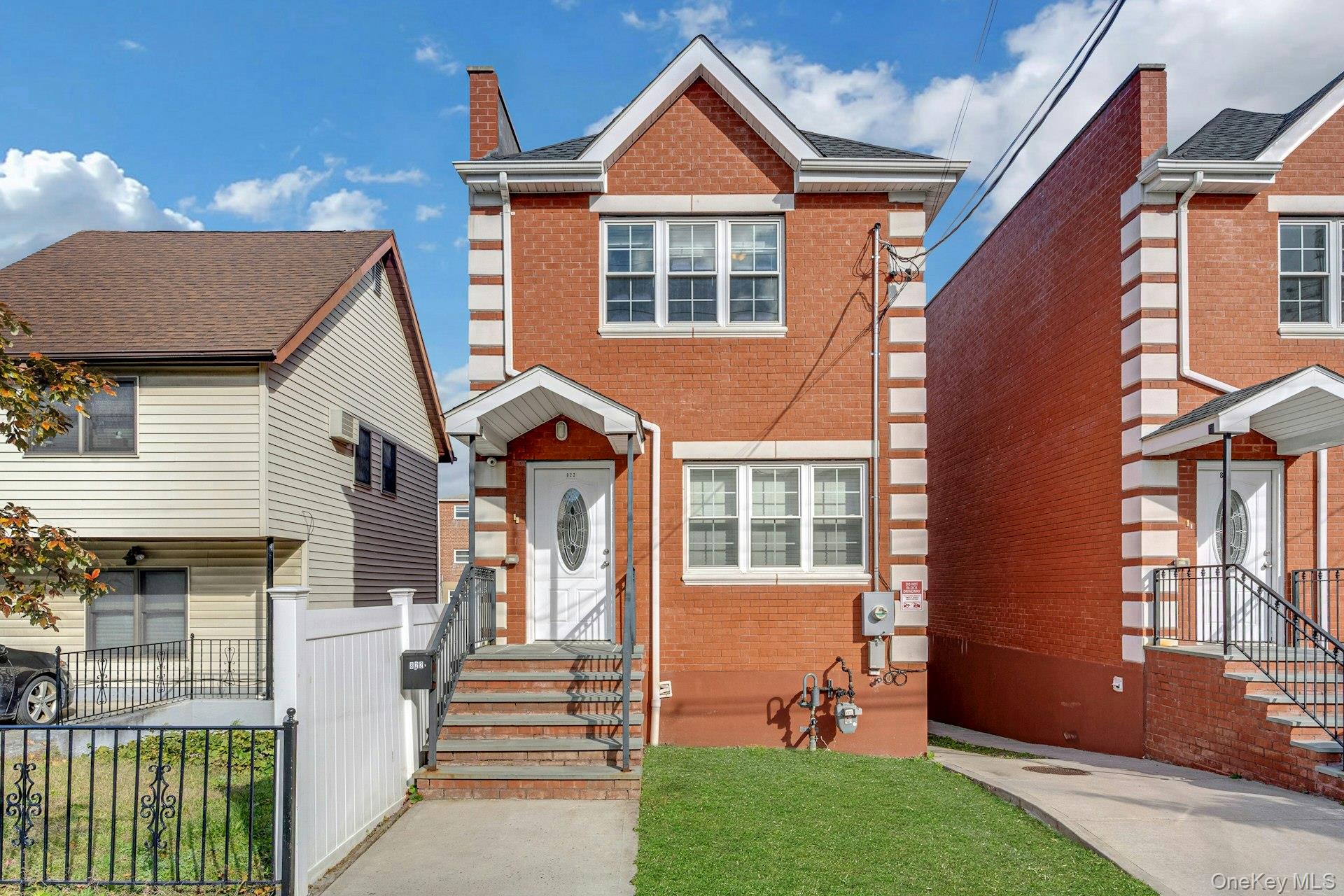 822 Hollywood Ave, Bronx, NY 10465, USA property photo
