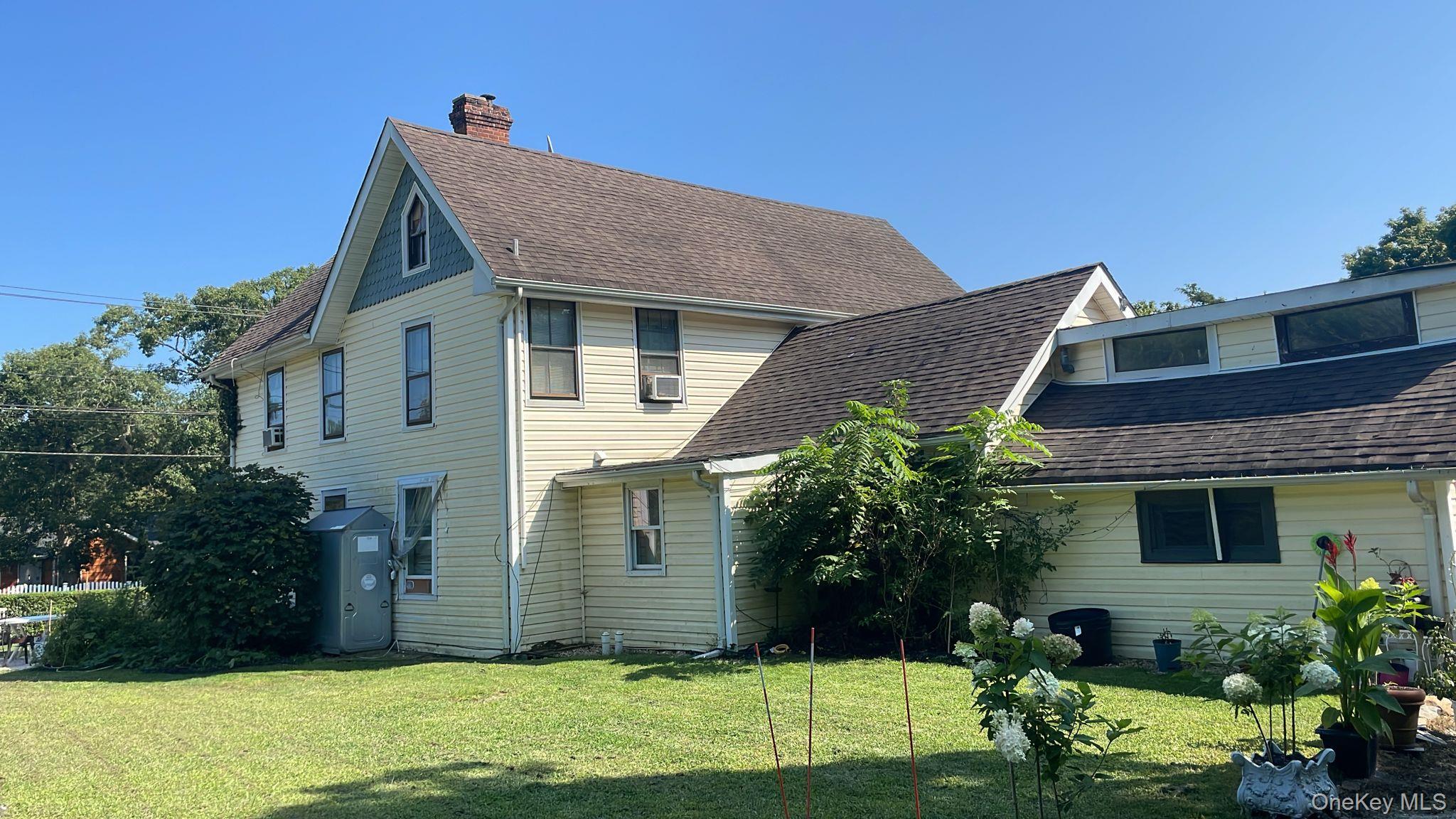 134 Ponquogue Ave, Hampton Bays, NY 11946, USA property photo