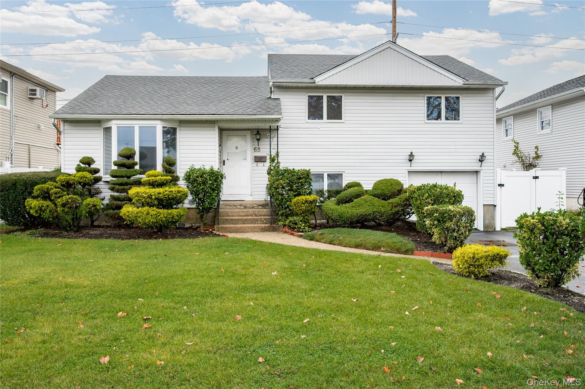 68 Myles Ave, Levittown, NY 11756, USA property photo