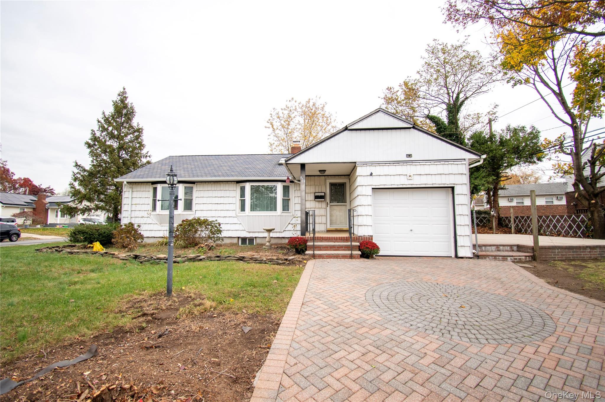 650 Bryant St, East Meadow, NY 11554, USA property photo