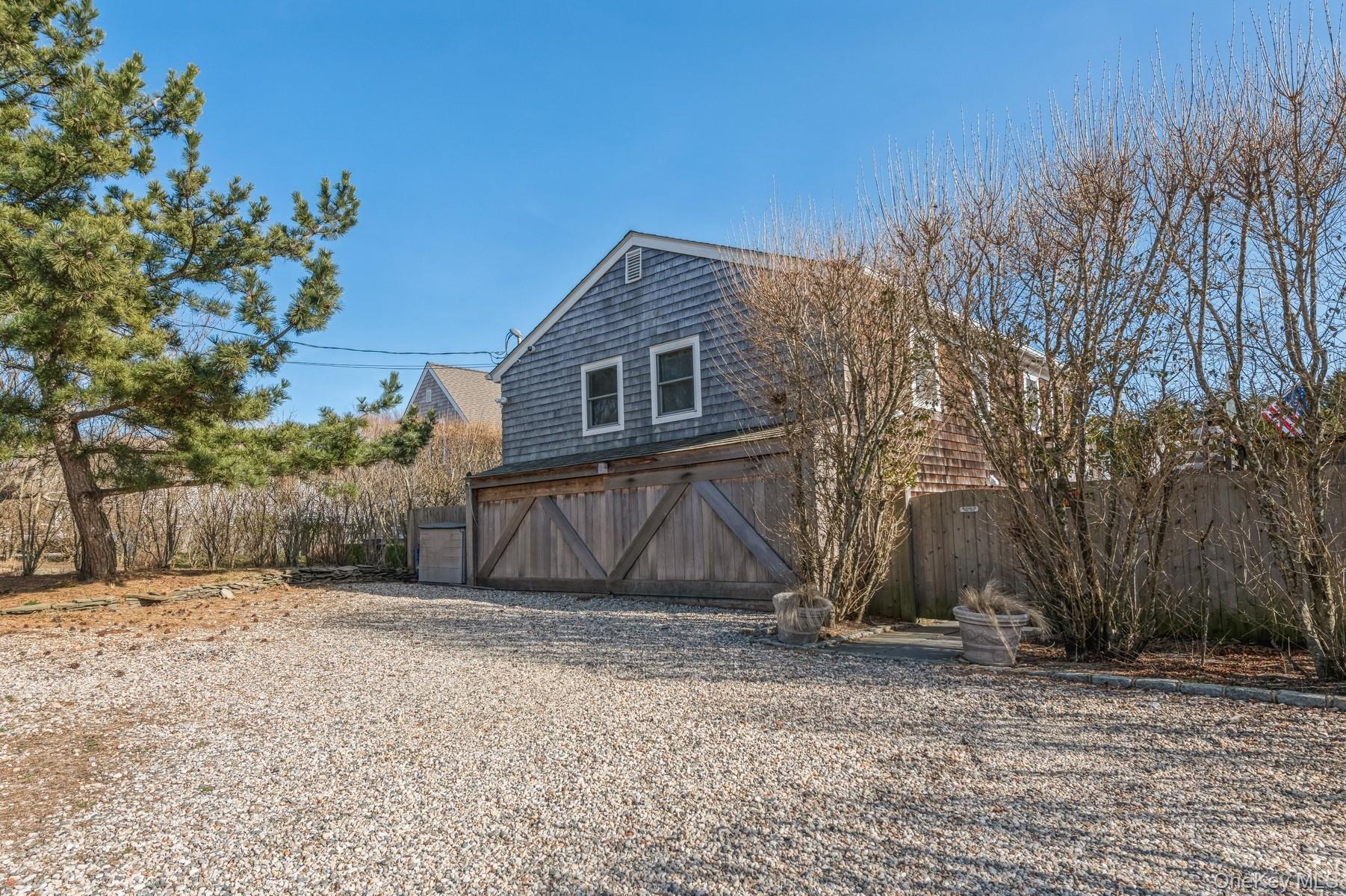 33 Hoppin Ave, Montauk, NY 11954, USA property photo