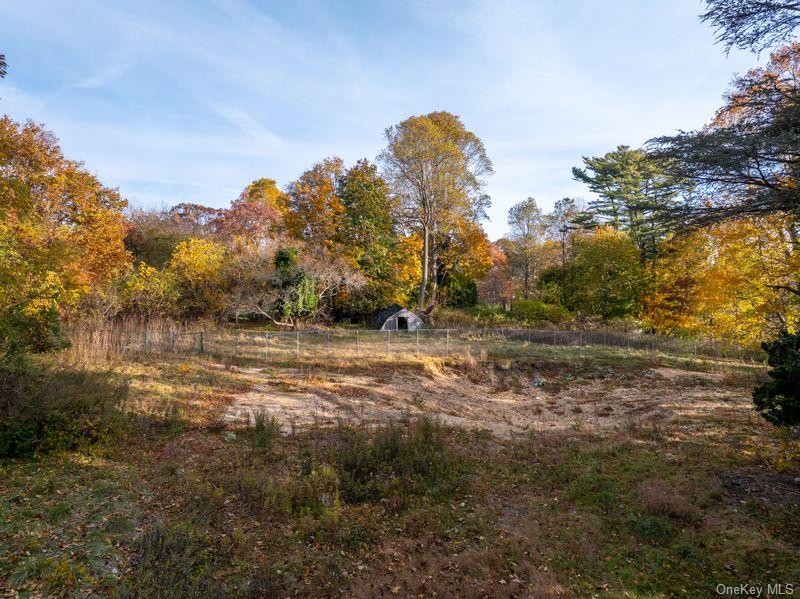 81 Old Broadway Ave, Sayville, NY 11782, USA property photo