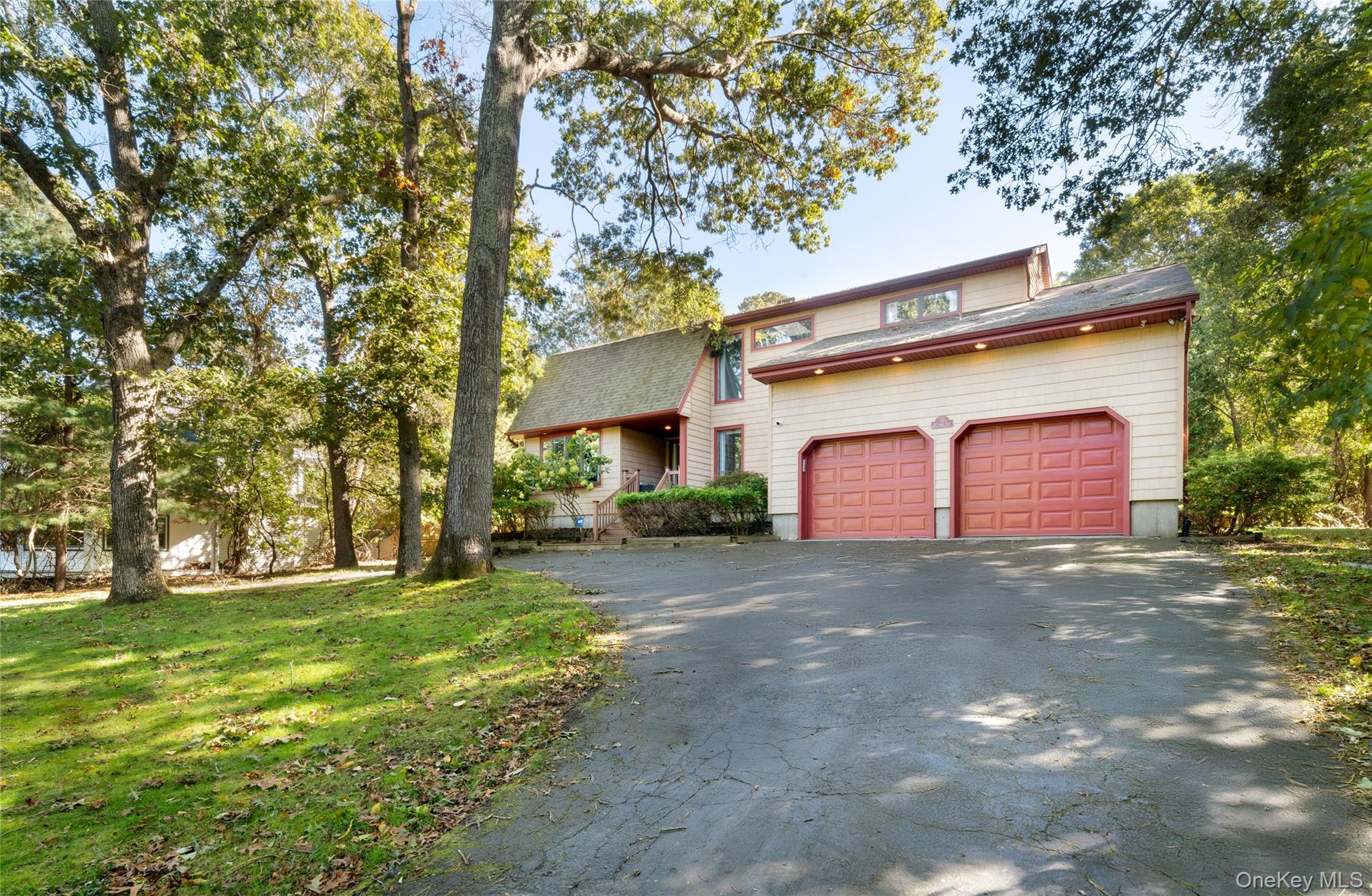 5 Bay Woods Dr, Hampton Bays, NY 11946, USA property photo