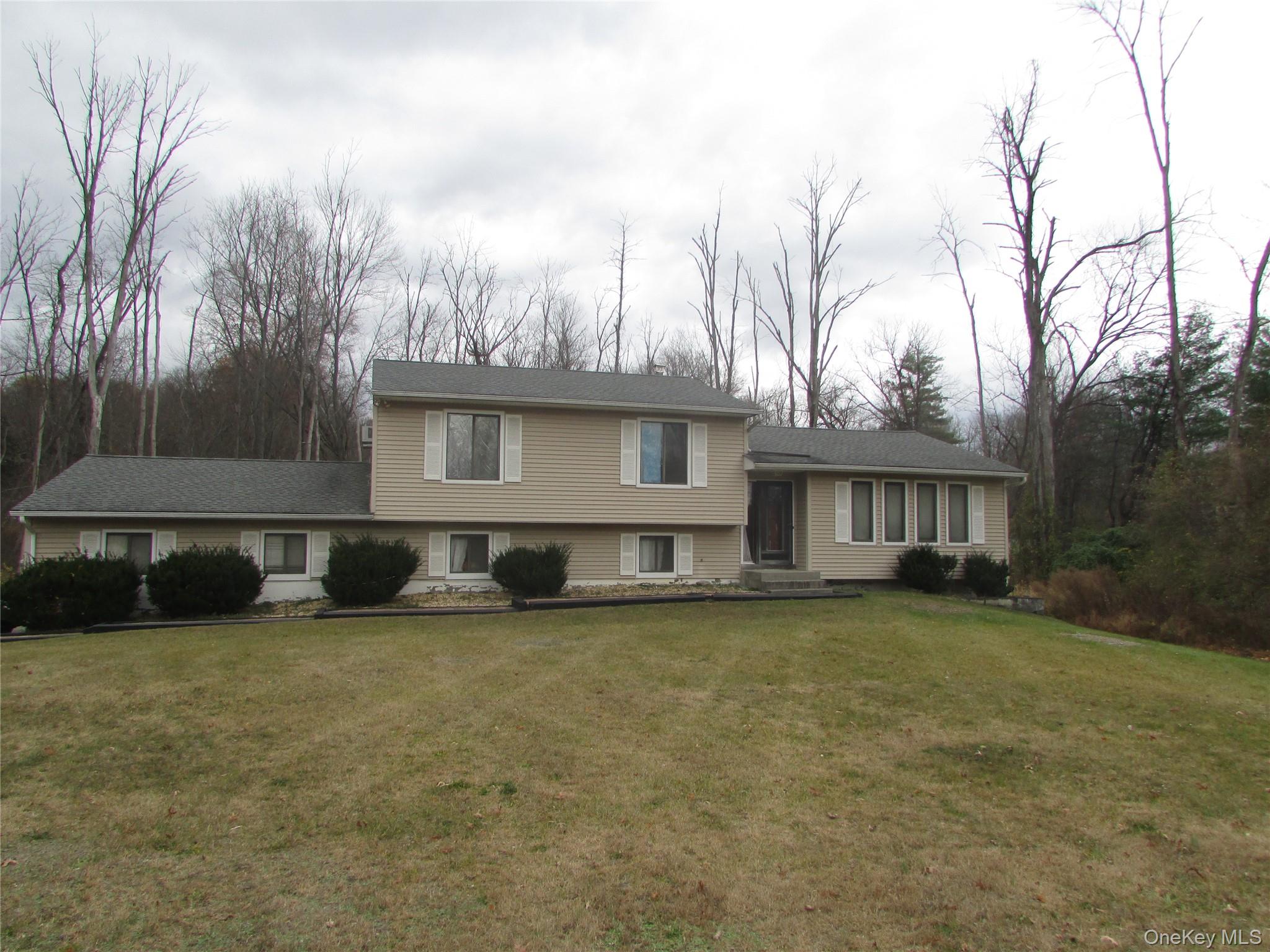 20 Lormar court, Wappingers Falls, NY 12590, USA property photo