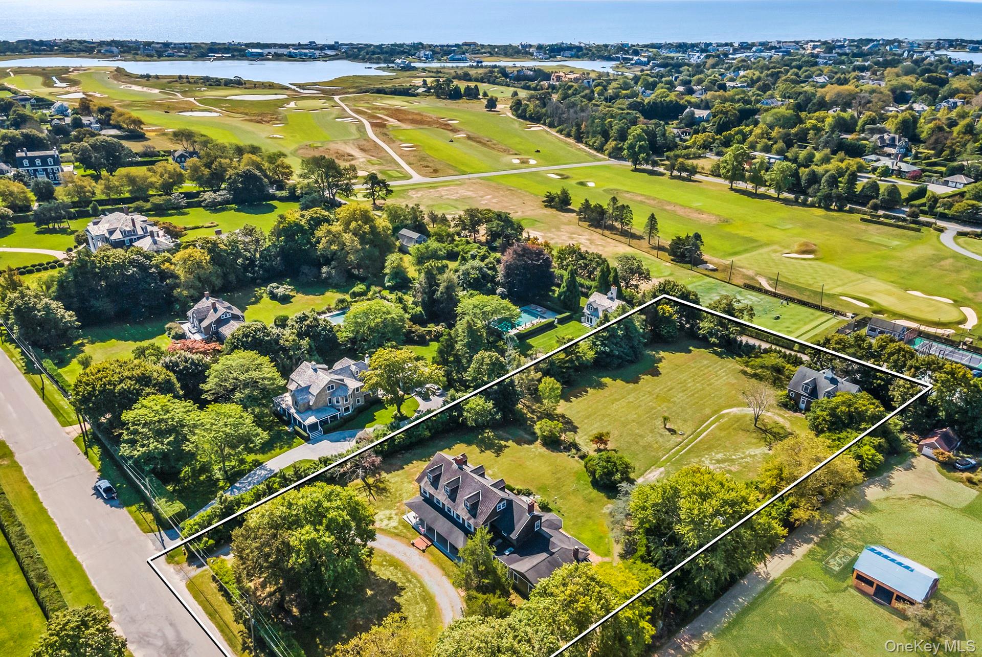 11 Shinnecock Rd, Quogue, NY 11959, USA property photo