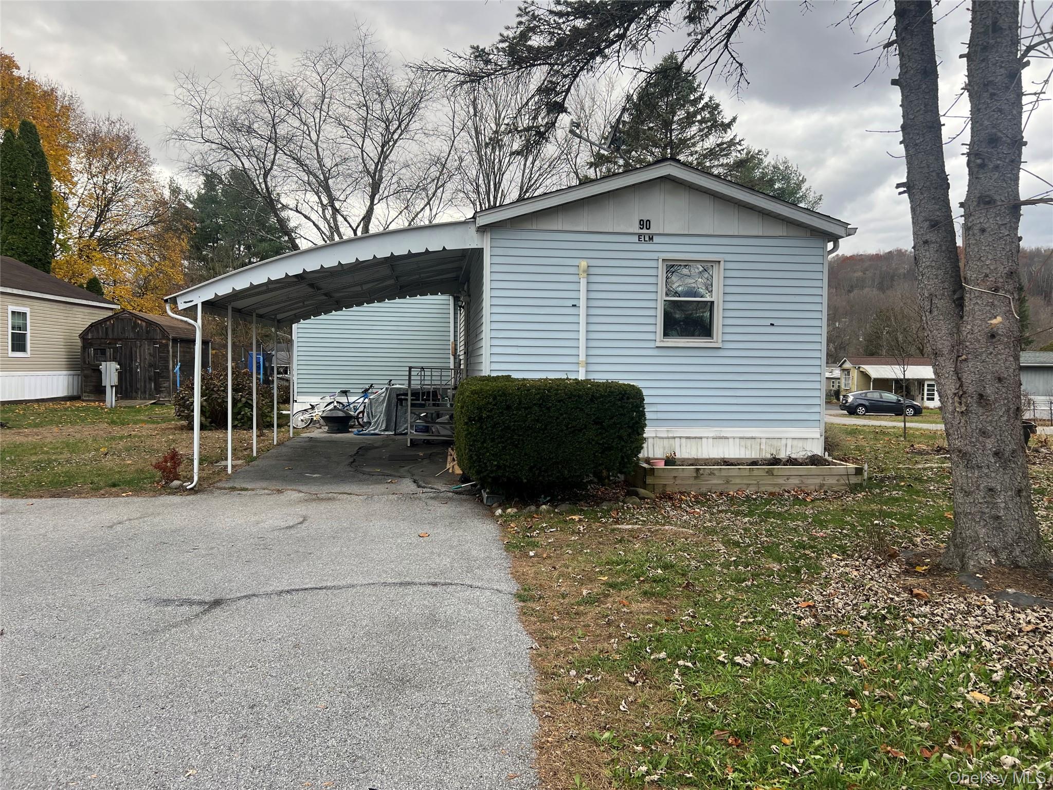 90 Elm Ln, Pleasant Valley, NY 12569, USA property photo