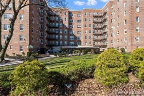 84-50 169th St, Jamaica, NY 11432, USA property photo
