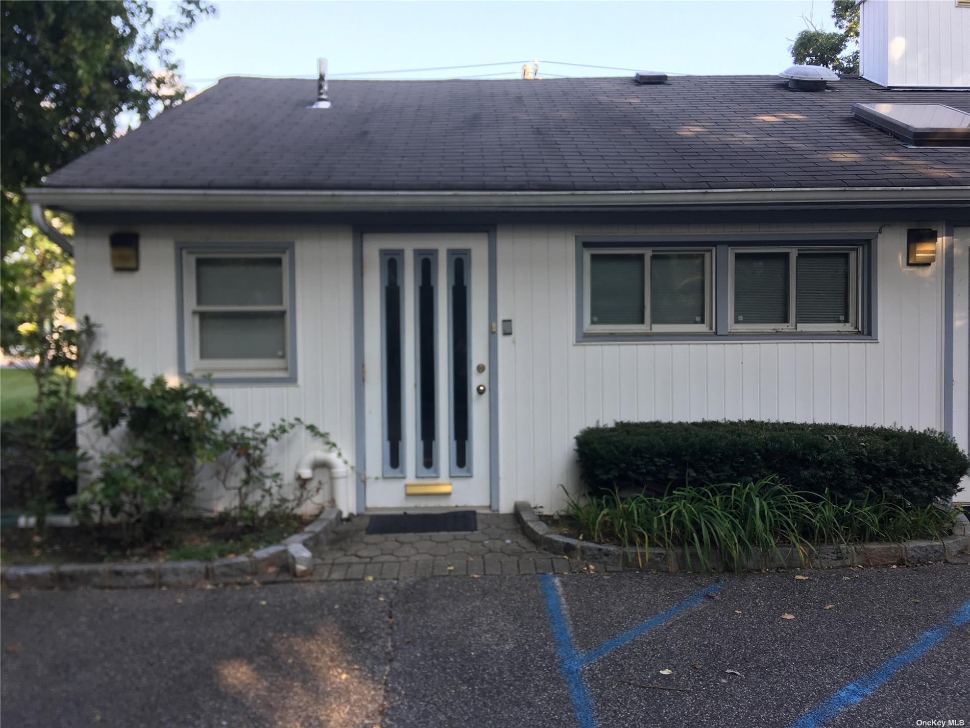 807 Walt Whitman Rd, Melville, NY 11747, USA property photo