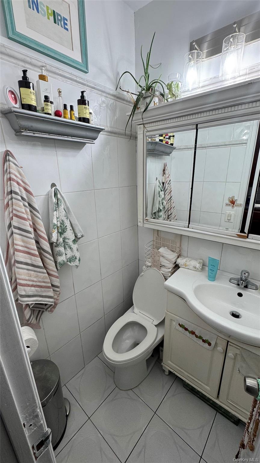 11-09 Irving Ave, Flushing, NY 11385, USA property photo