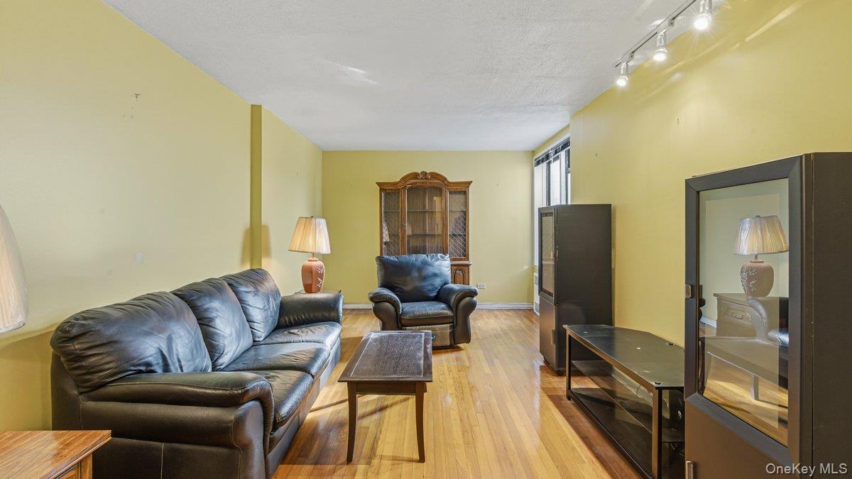 83-35 139th St, Jamaica, NY 11435, USA property photo