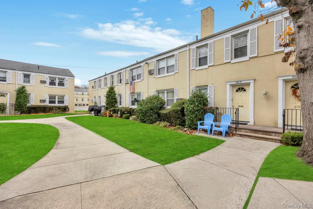 252-15 72nd Ave, Bellerose, NY 11426, USA property photo