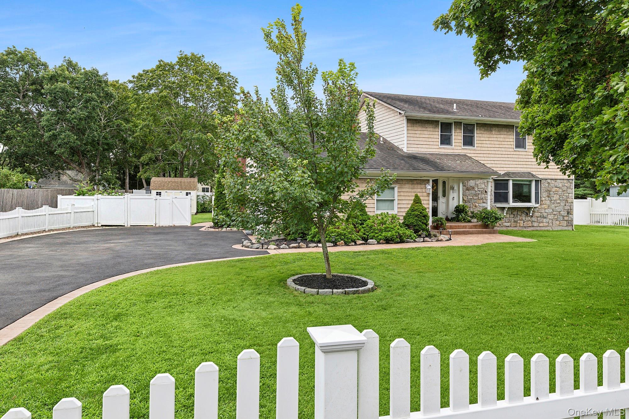 48 Fanning Ave, Hampton Bays, NY 11946, USA property photo