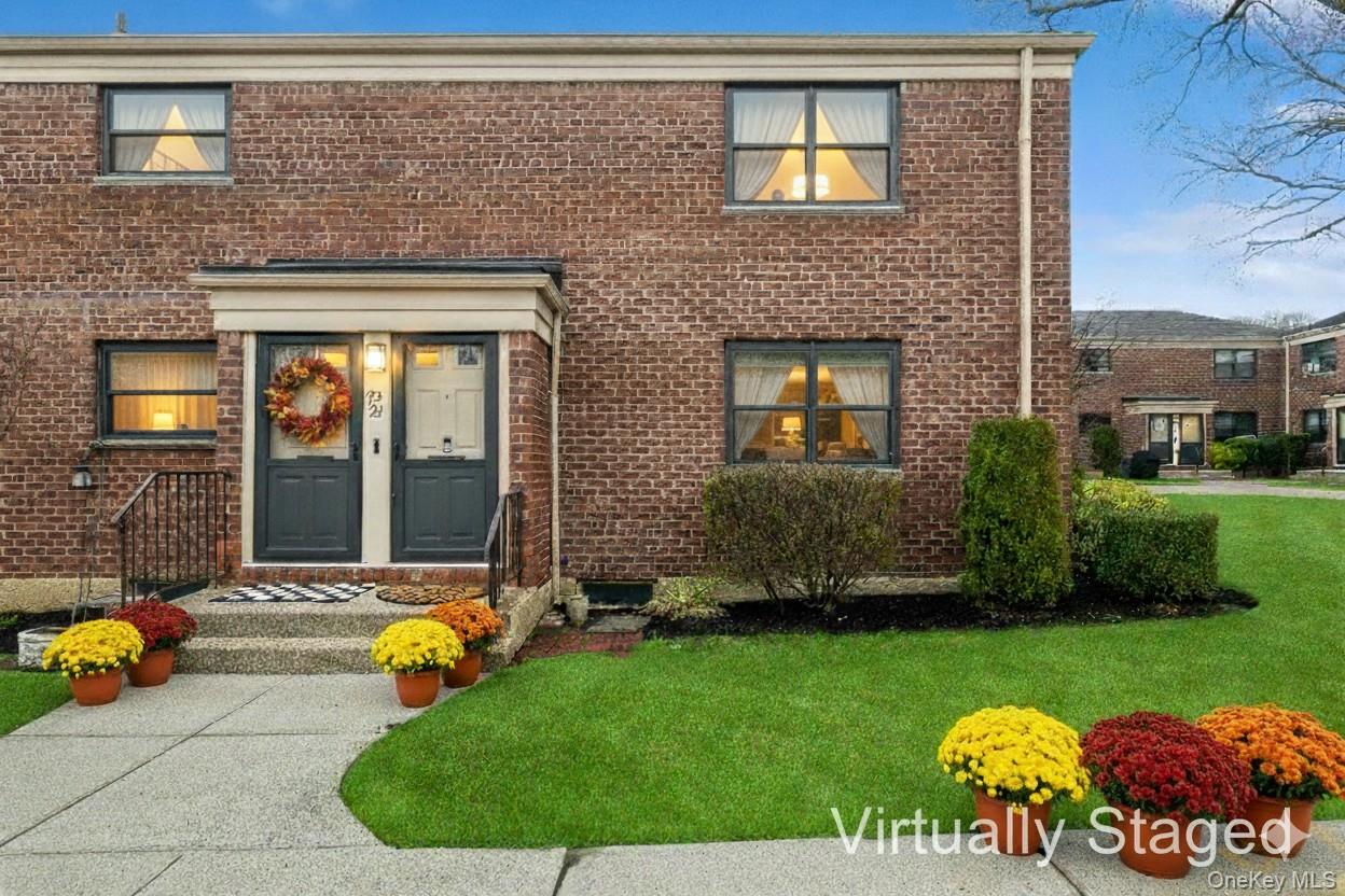 73-21 220th St, Oakland Gardens, NY 11364, USA property photo