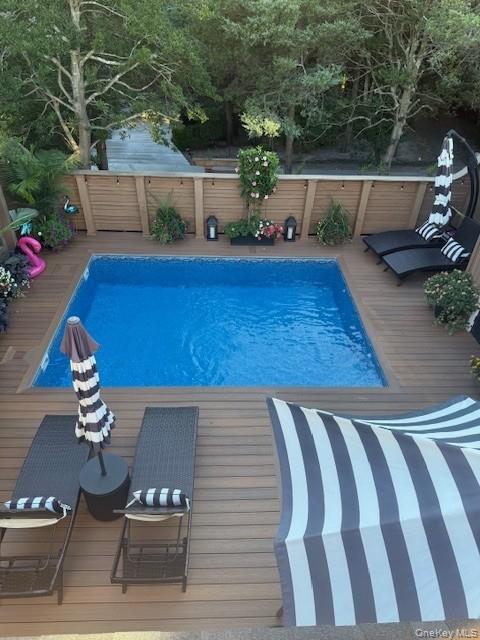 224 Wilmot Rd, Ocean Beach, NY 11770, USA property photo