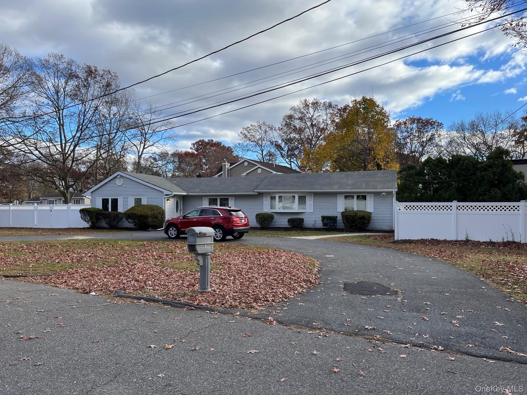 10 Pine St N, Lake Grove, NY 11755, USA property photo