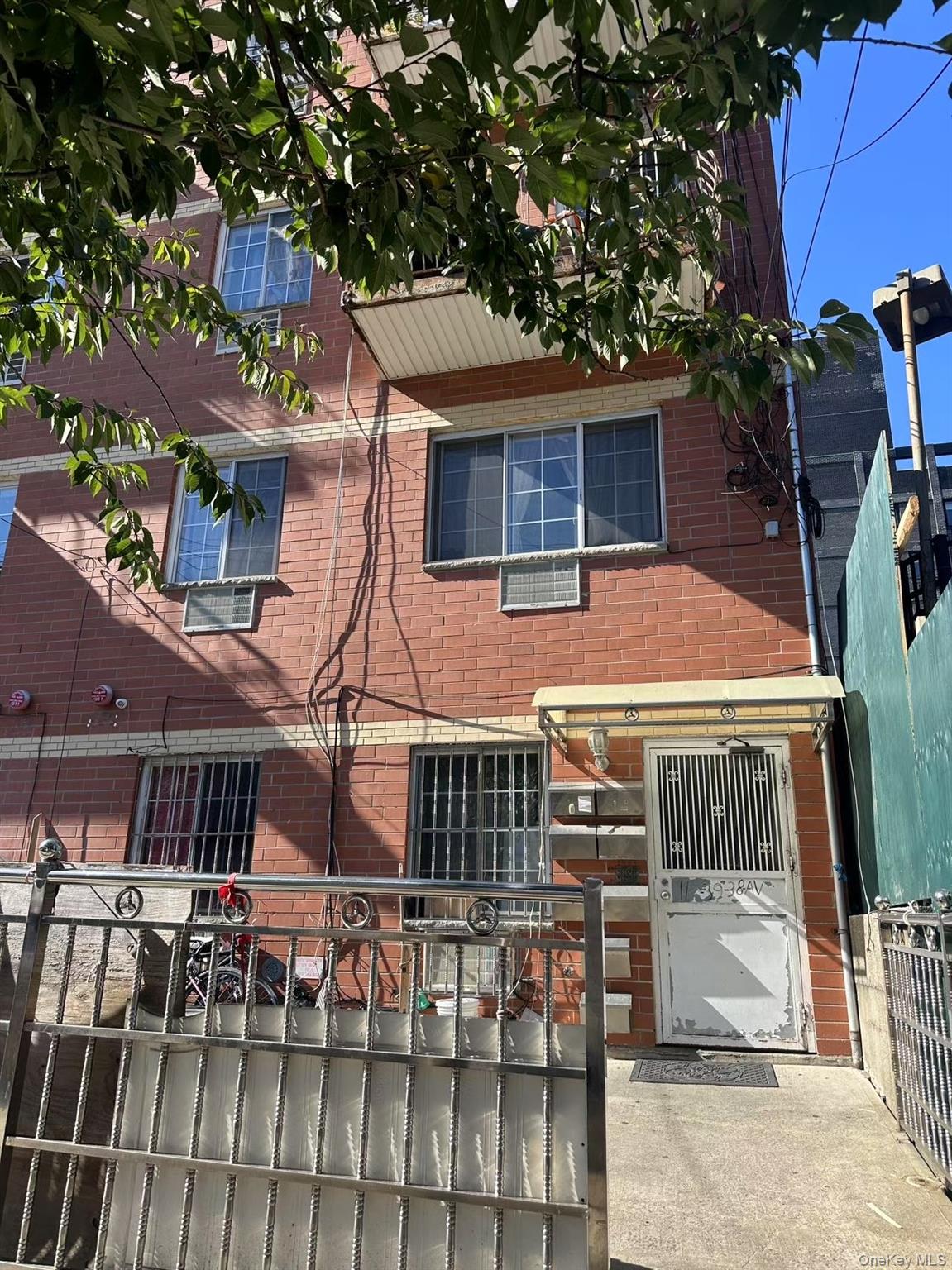 112-39 38th Ave, Flushing, NY 11368, USA property photo