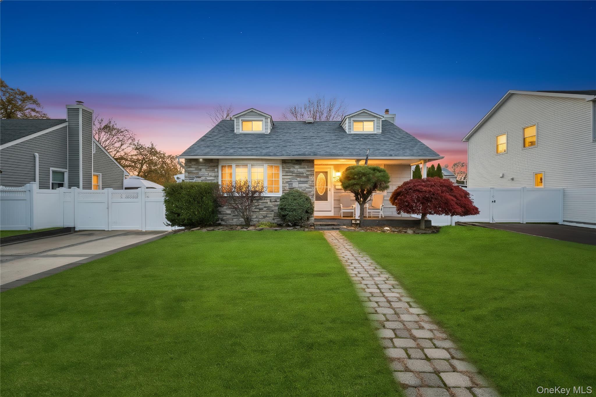 22 Herman Ave, North Babylon, NY 11703, USA property photo