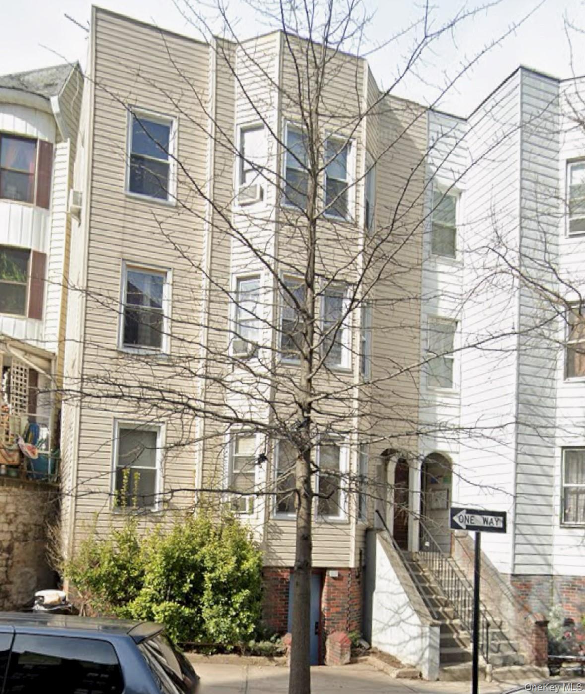 203 E 205th St, Bronx, NY 10458, USA property photo