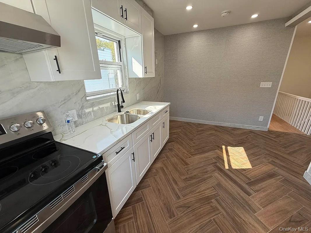 60-50 59th Dr, Flushing, NY 11378, USA property photo