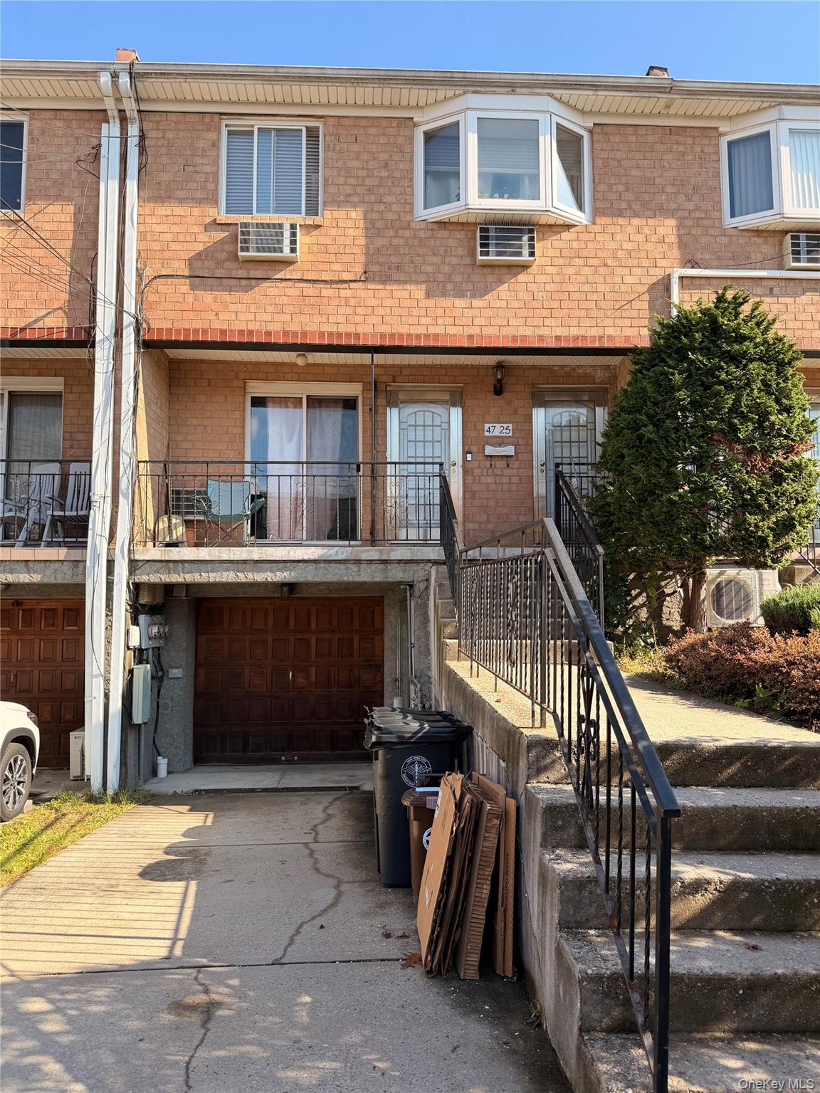47-25 212th St, Flushing, NY 11361, USA property photo