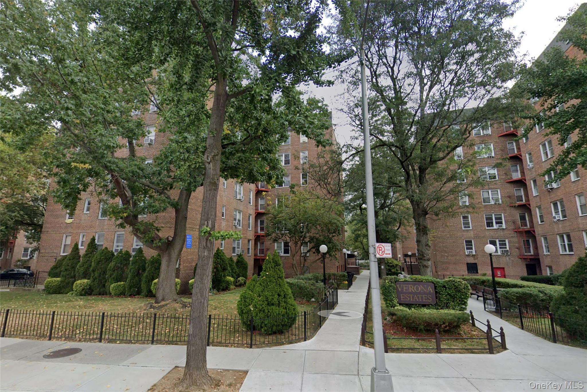 65-35 Yellowstone Blvd, Forest Hills, NY 11375, USA property photo
