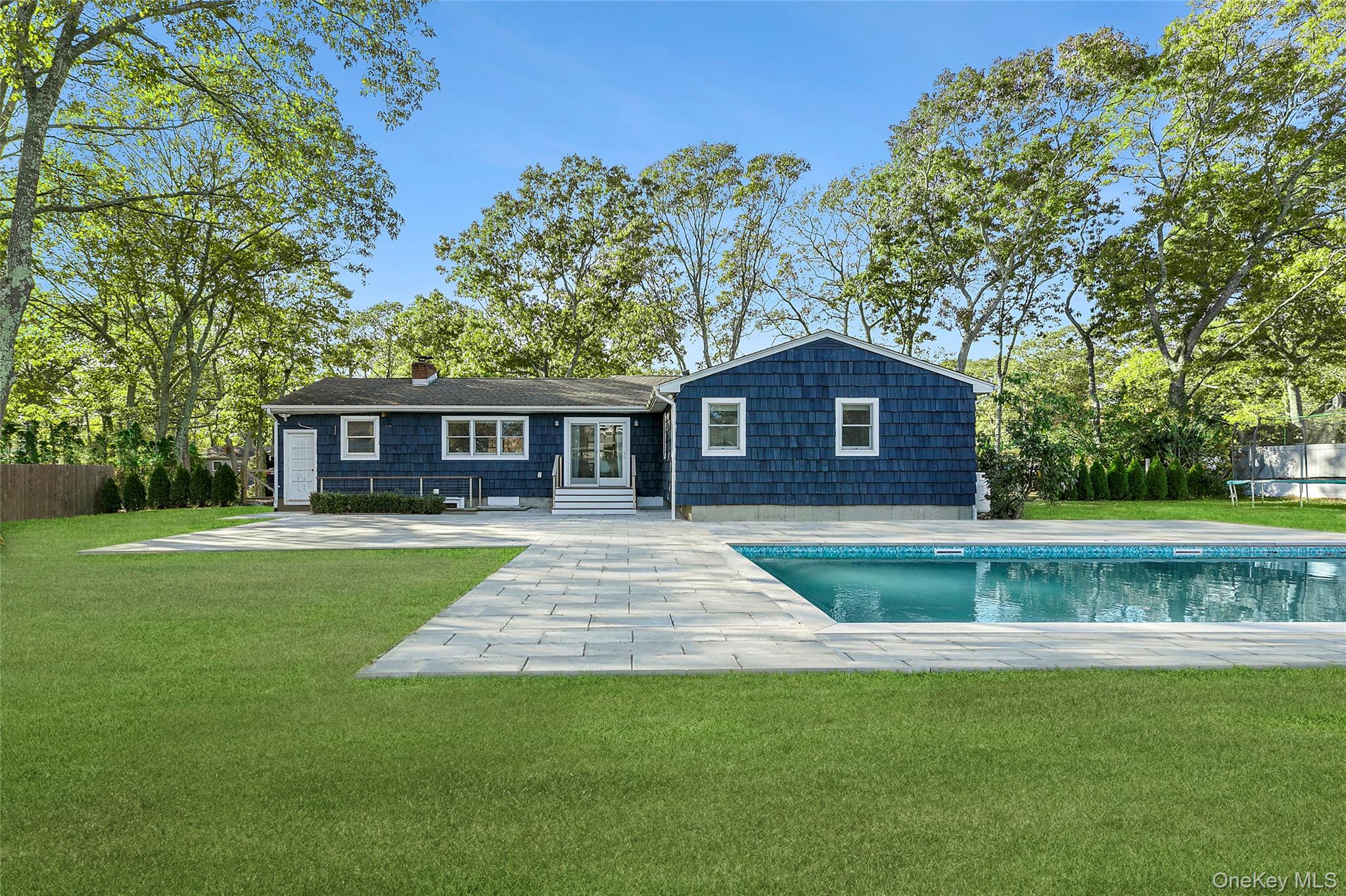 43 Homewood Dr, Hampton Bays, NY 11946, USA property photo