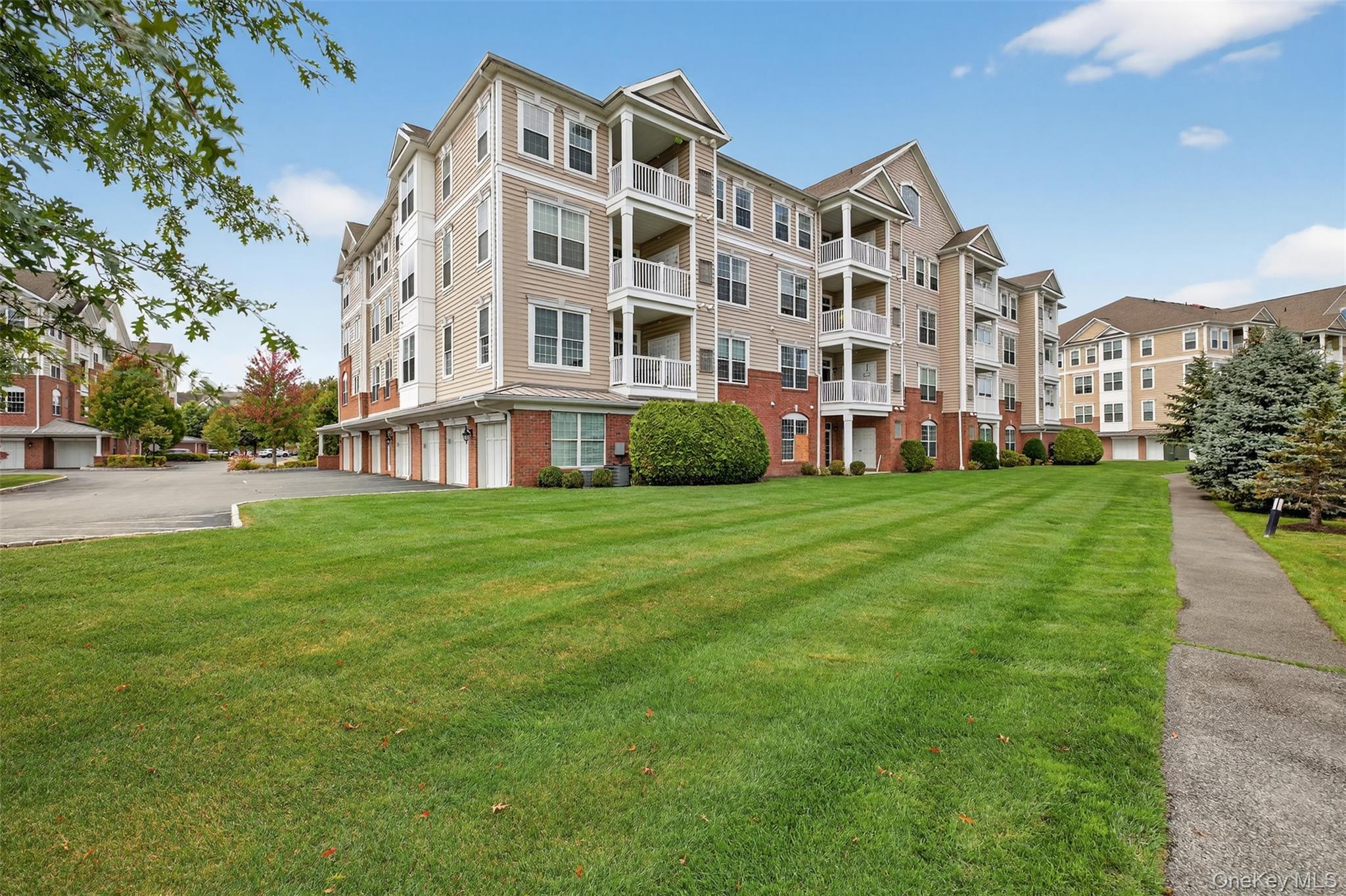 736 Regency Drive, Fishkill, NY 12524, USA property photo