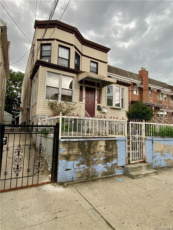 732 E 223rd St, Bronx, NY 10466, USA property photo