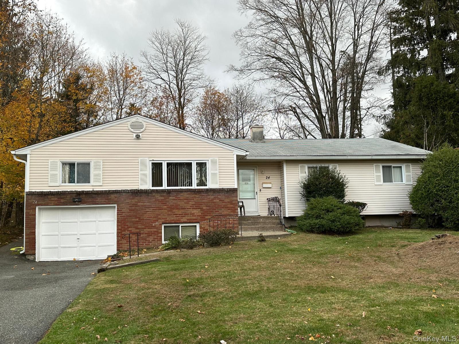 24 Waverly Pl, Monsey, NY 10952, USA property photo