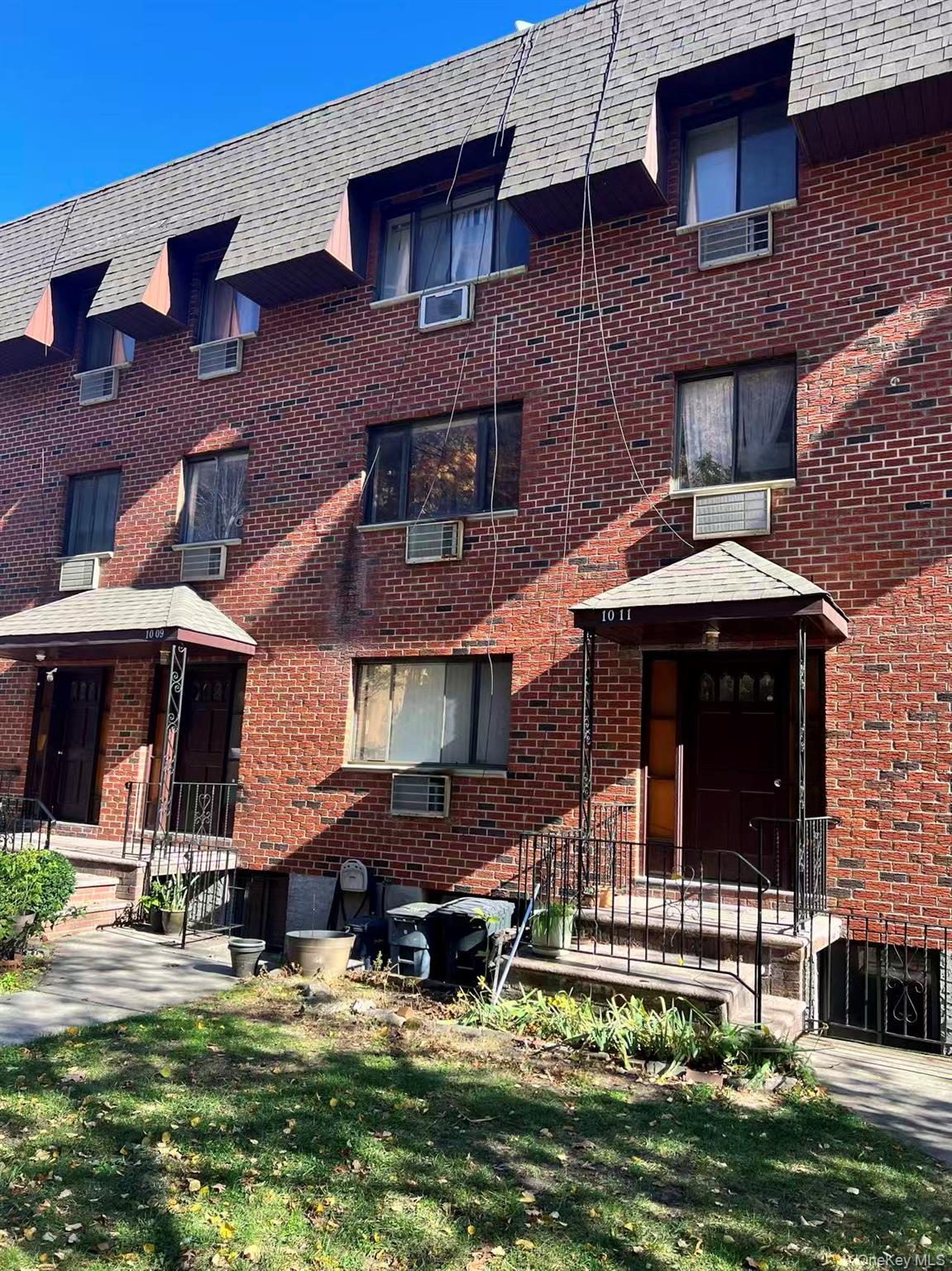 10-09 166th St, Flushing, NY 11357, USA property photo