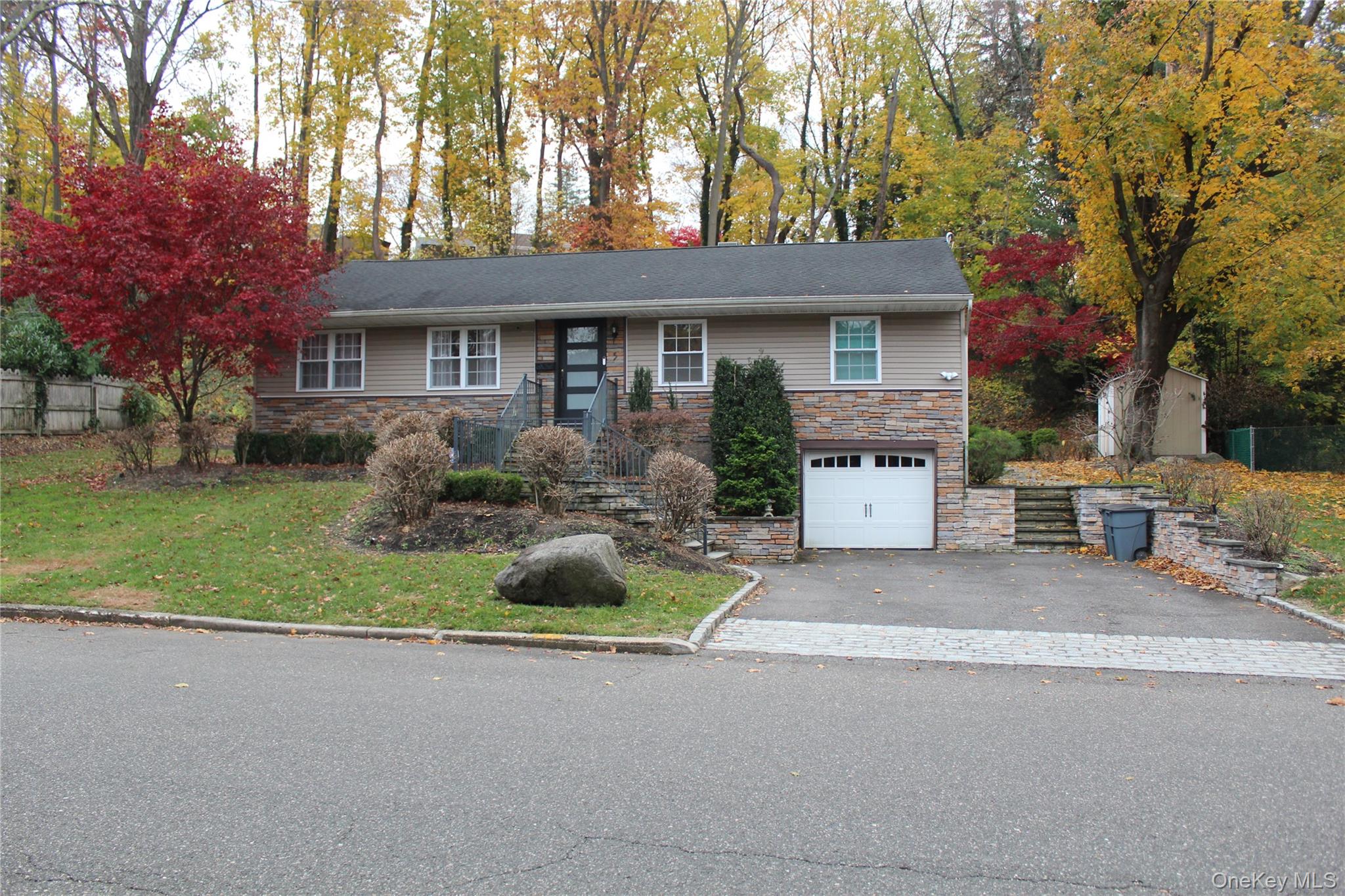 5 Meadowfield Ln, Glen Cove, NY 11542, USA property photo
