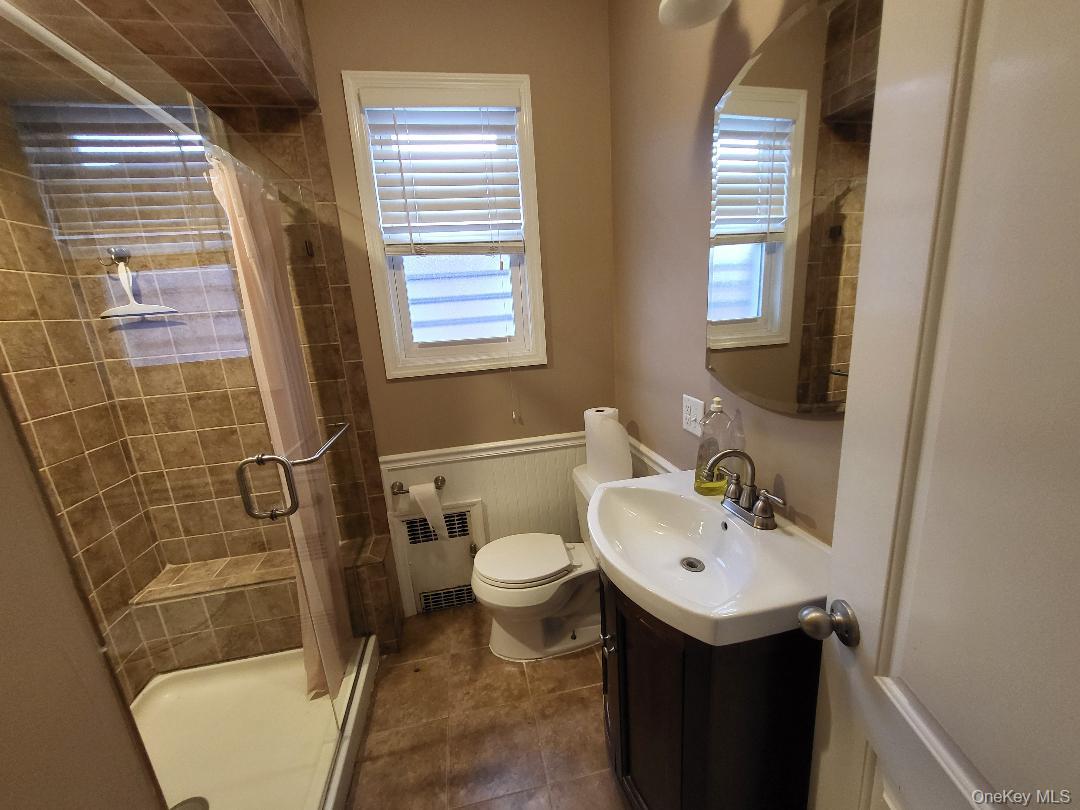 69-35 Hessler Ave, Far Rockaway, NY 11692, USA property photo