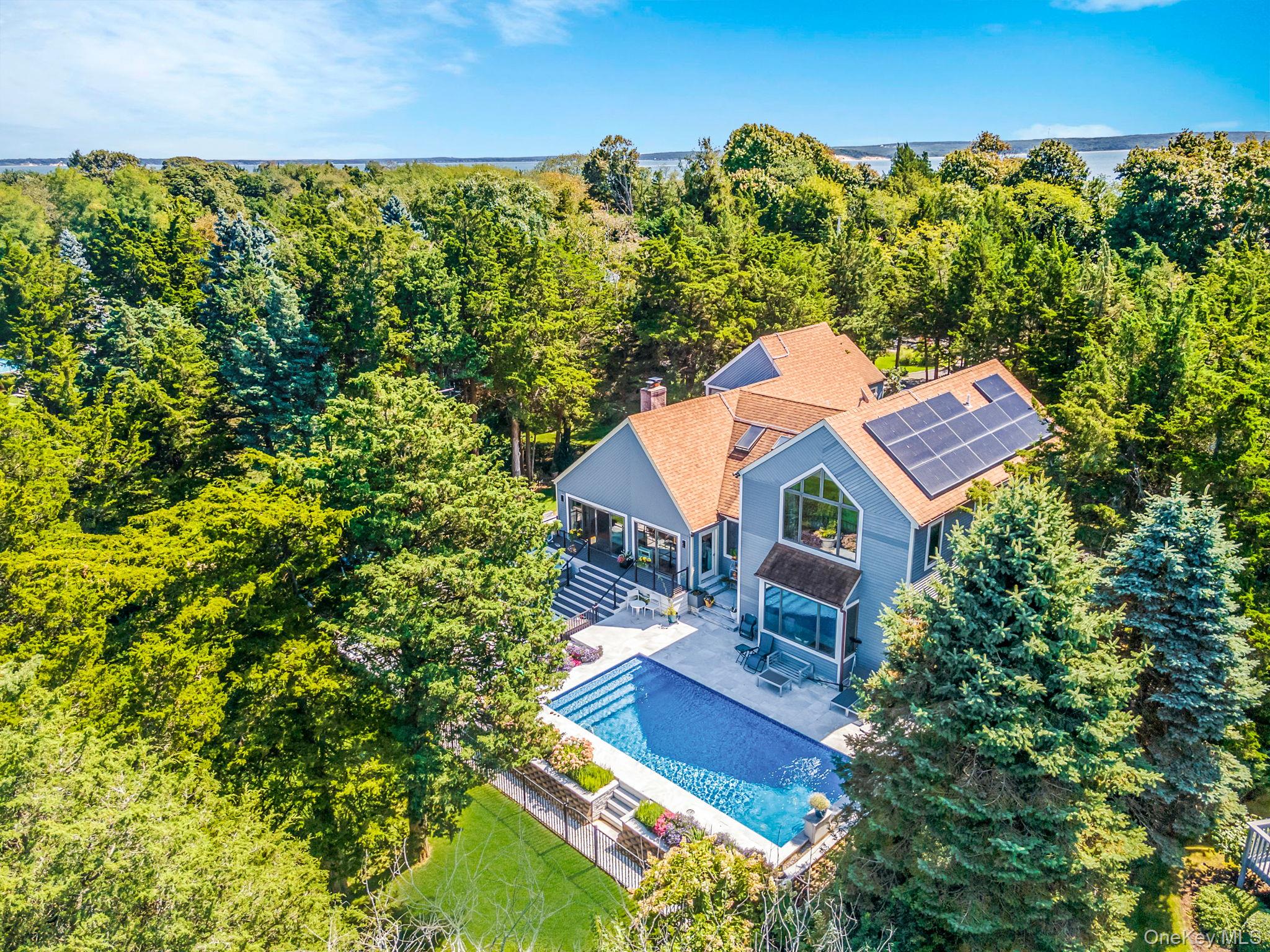 425 Cedar Point Dr E, Southold, NY 11971, USA property photo