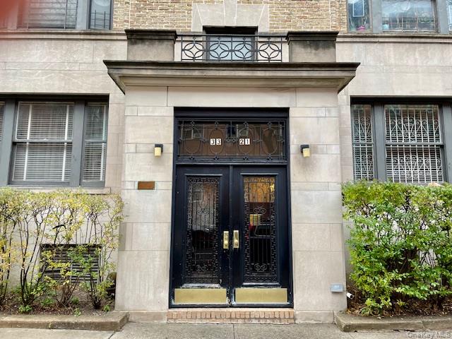 33-21 82nd St, Flushing, NY 11372, USA property photo