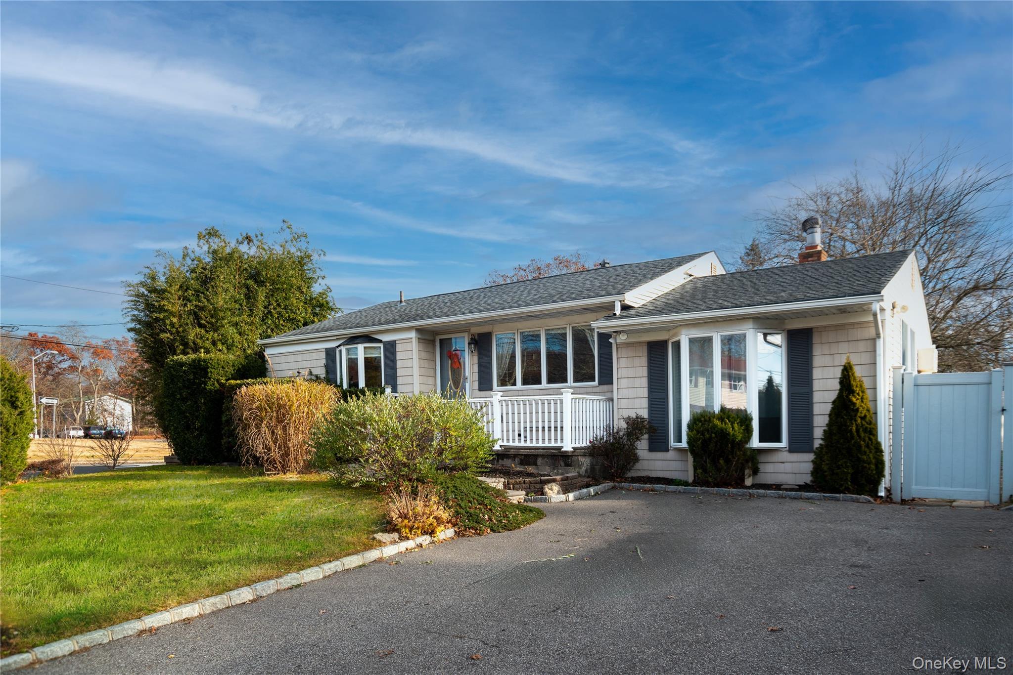 277 Horseblock Road, Farmingville, NY 11738, USA property photo