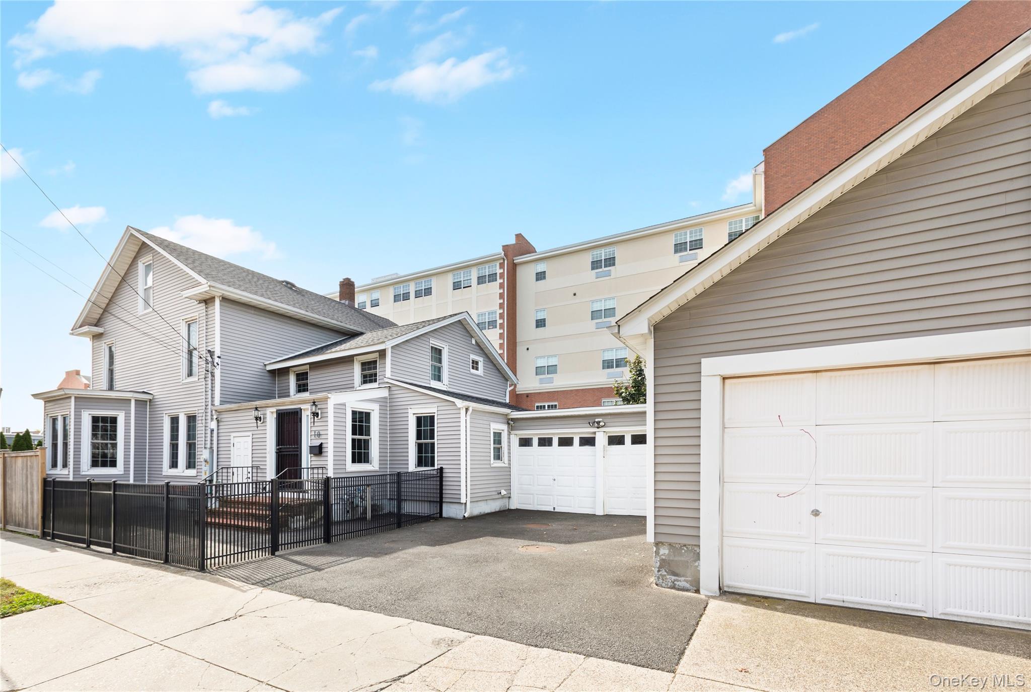 10 Maple Dr, Patchogue, NY 11772, USA property photo