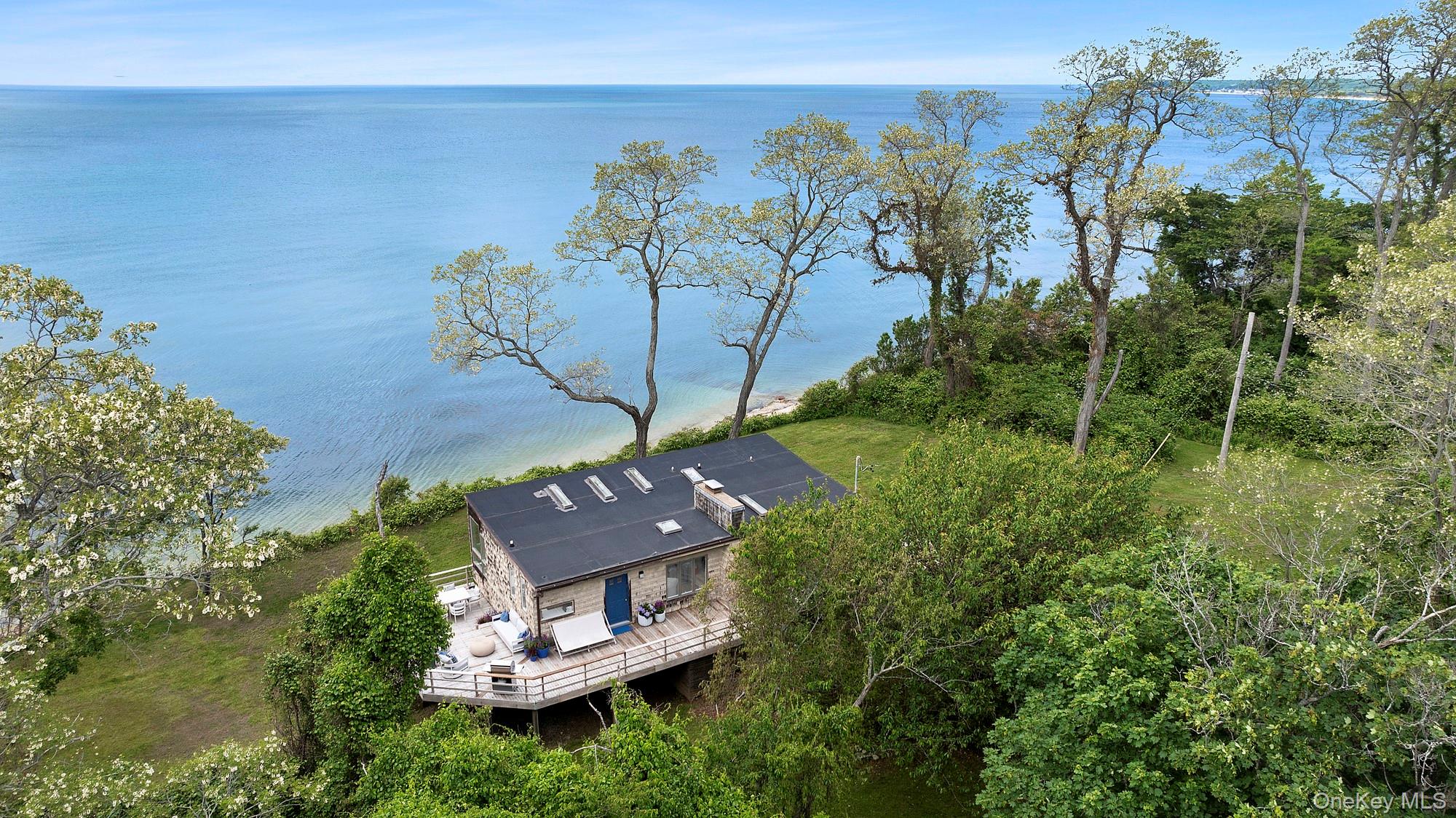 31059 Middle Rd, Peconic, NY 11958, USA property photo