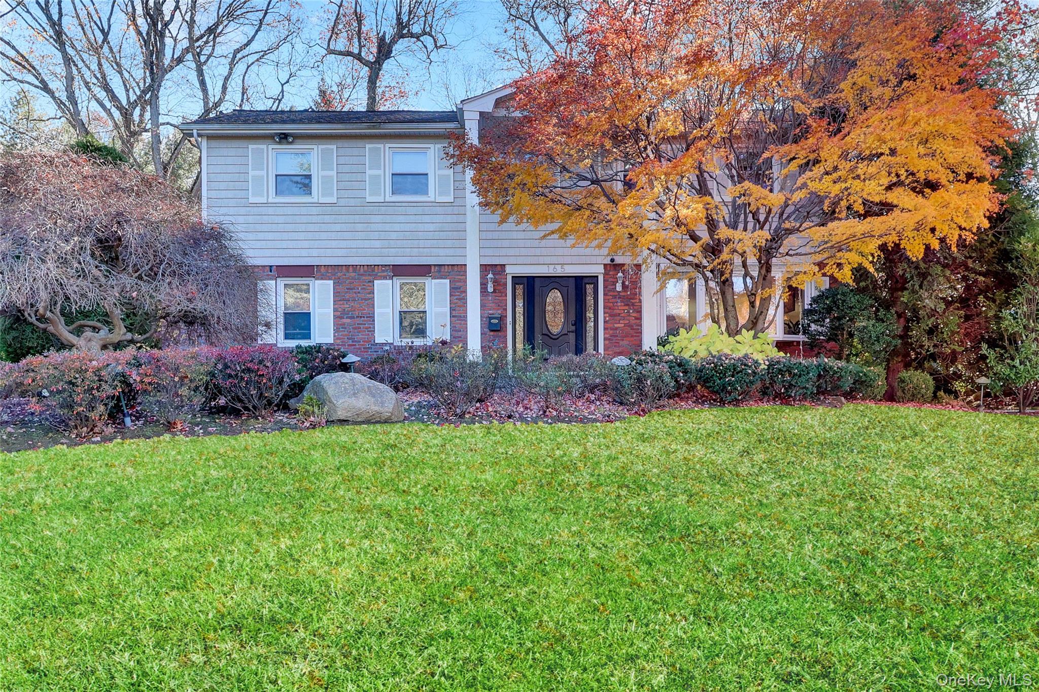 165 Tara Dr, Old Westbury, NY 11568, USA property photo