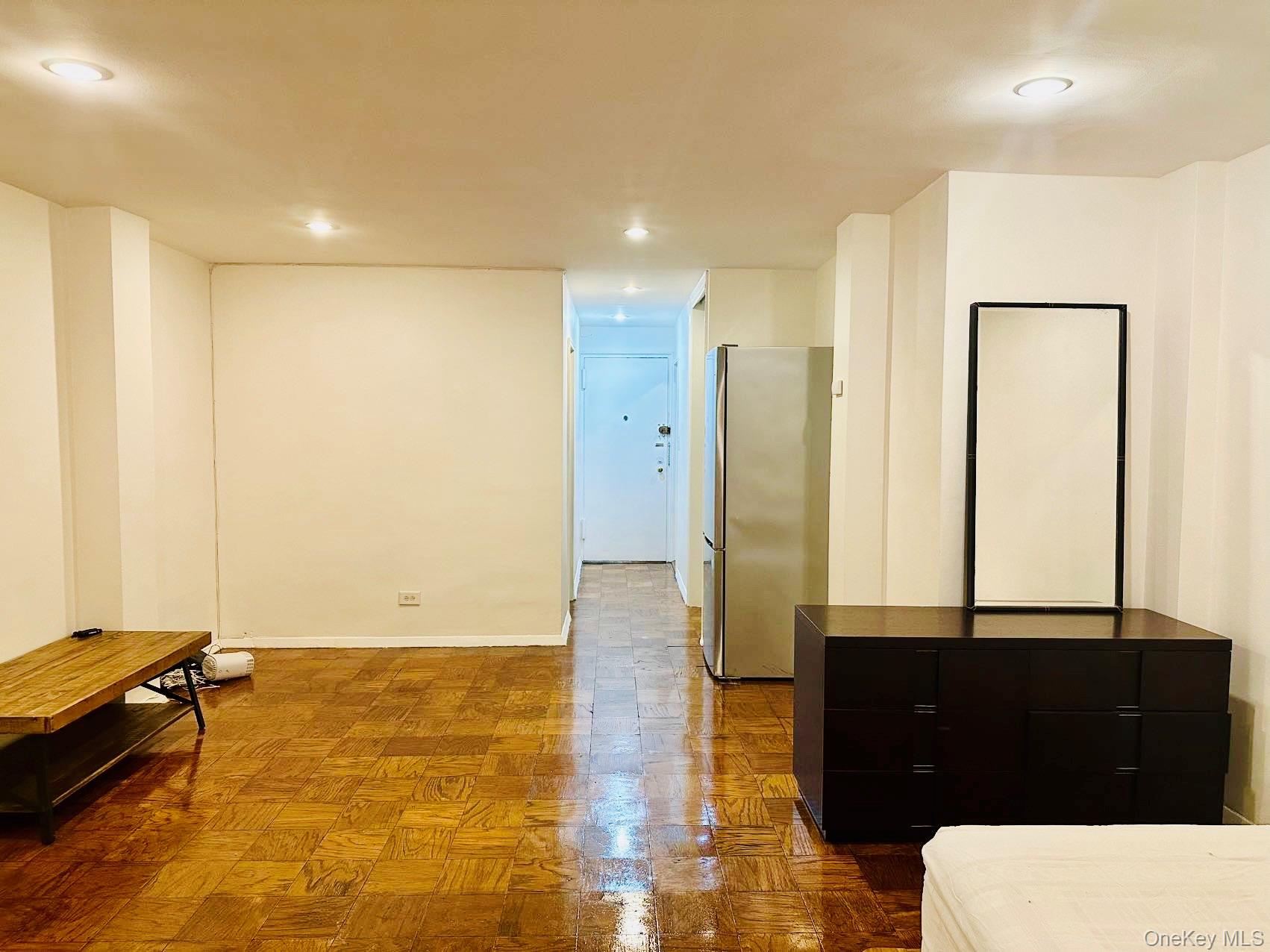 240 E 35th St, New York, NY 10016, USA property photo