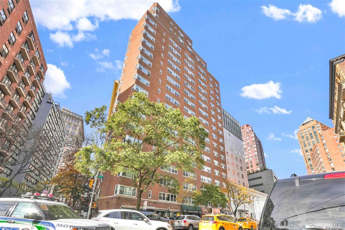 63-12 77th St, Flushing, NY 11379, USA property photo