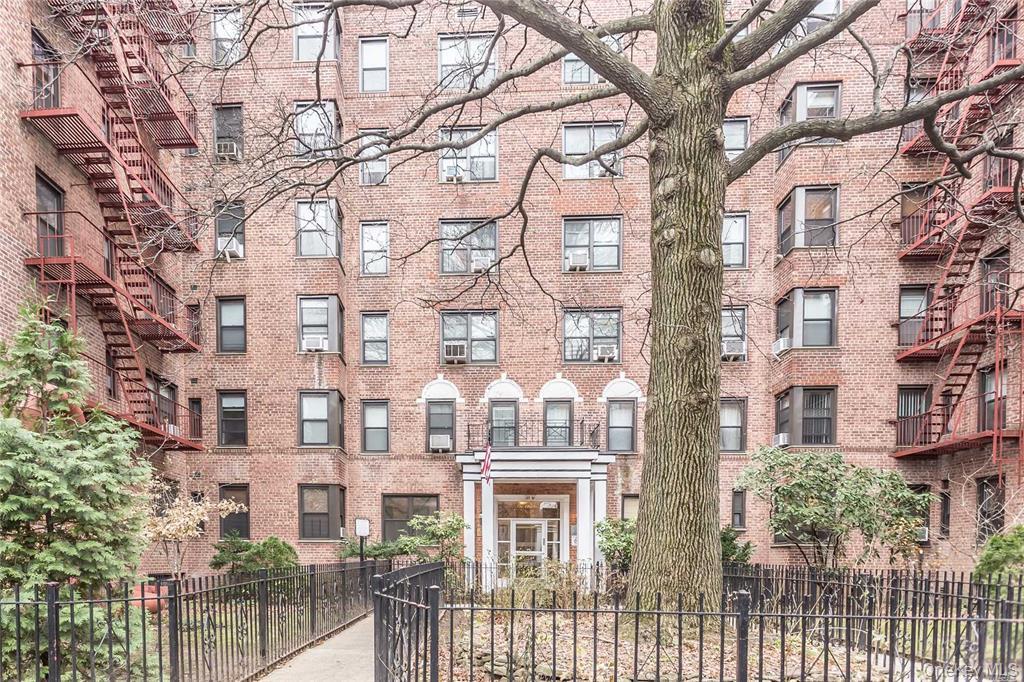 87th St, Jackson Heights, NY 11372, USA property photo
