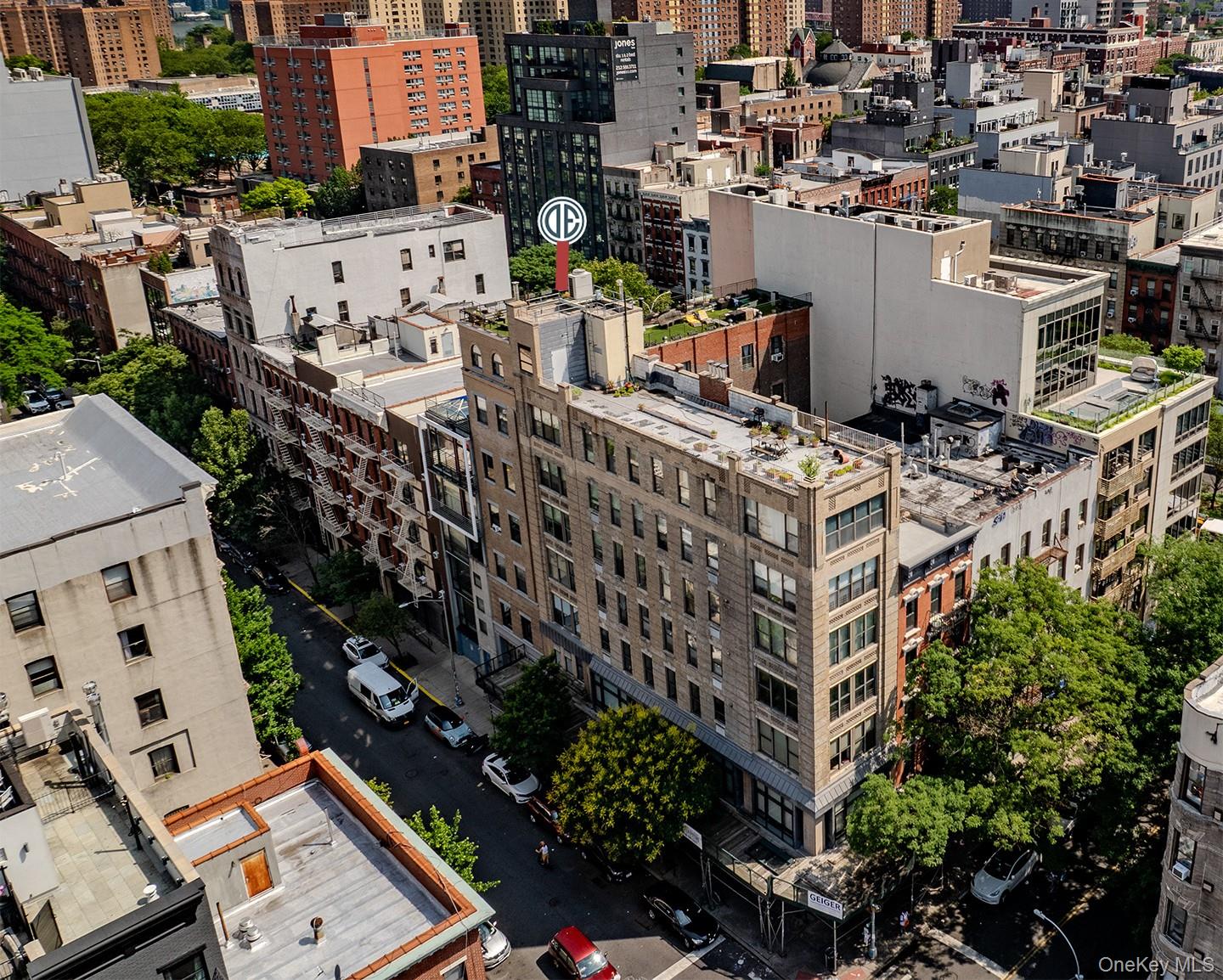 209 2nd Ave, New York, NY 10003, USA property photo