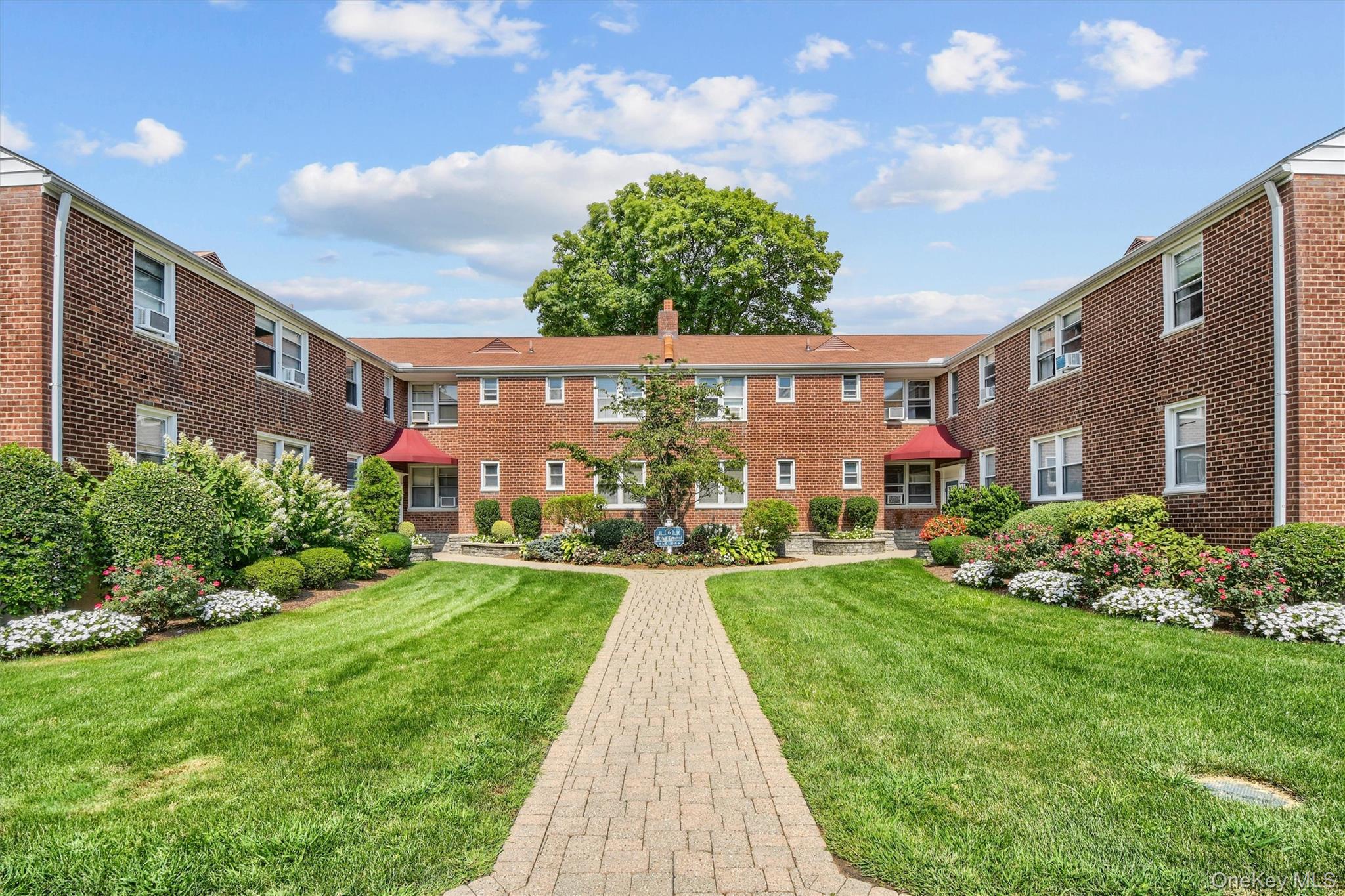 6 Bryant Crescent, White Plains, NY 10605, USA property photo