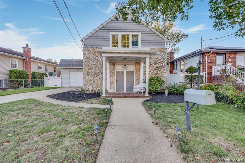 17 Oxford St, Malverne, NY 11565, USA property photo