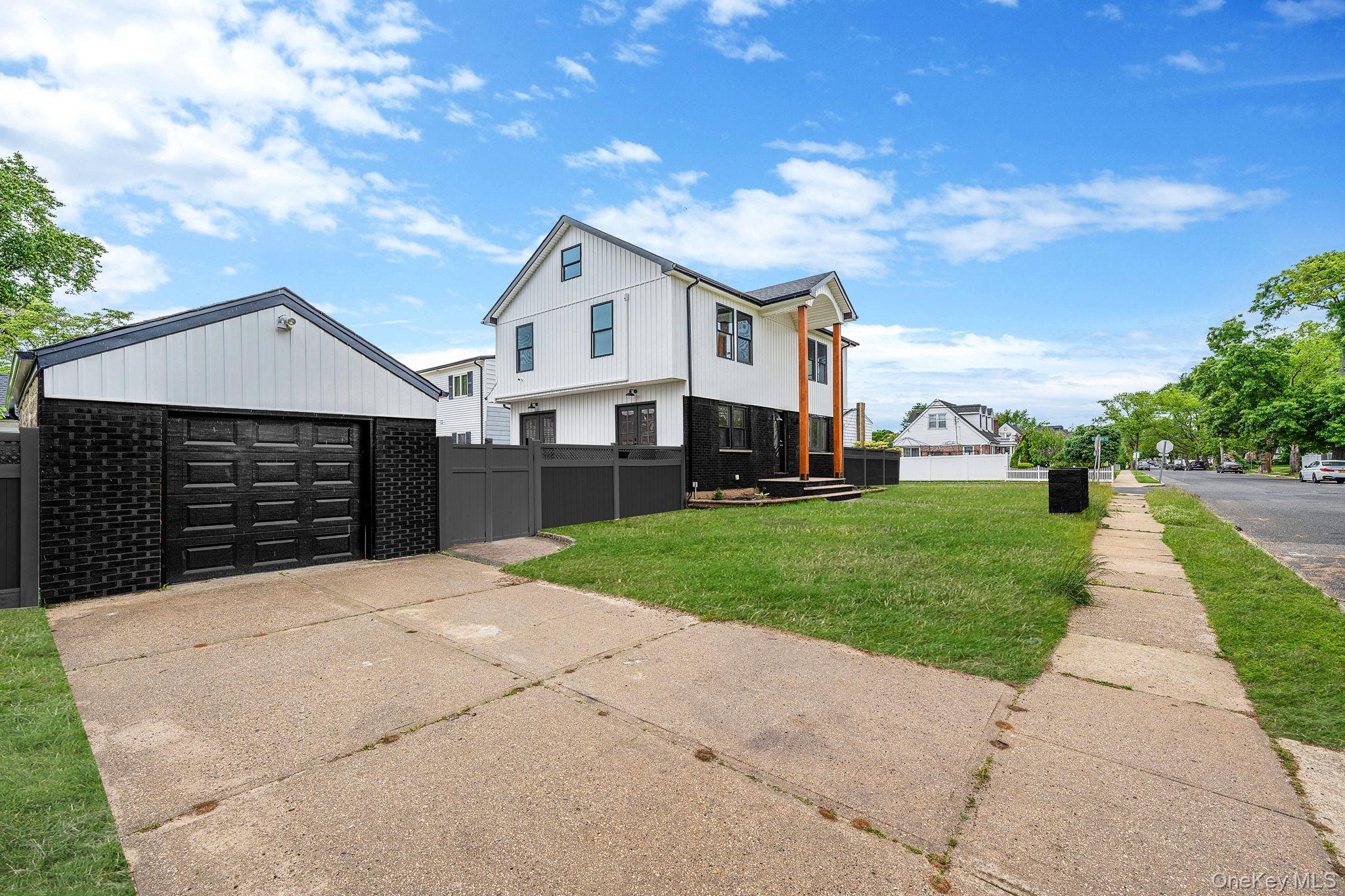 87 Sobro Ave, Valley Stream, NY 11580, USA property photo