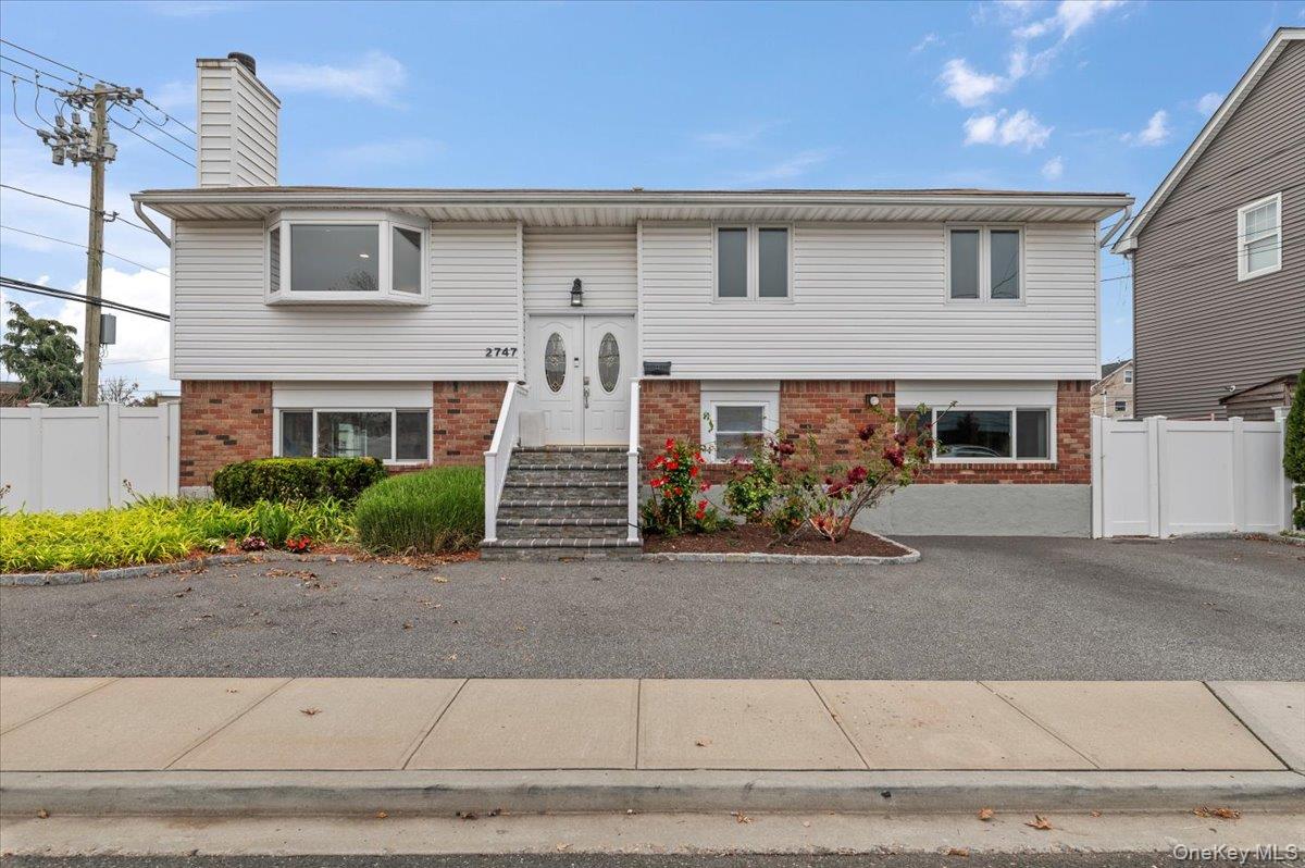 2747 Barbara Rd, Bellmore, NY 11710, USA property photo