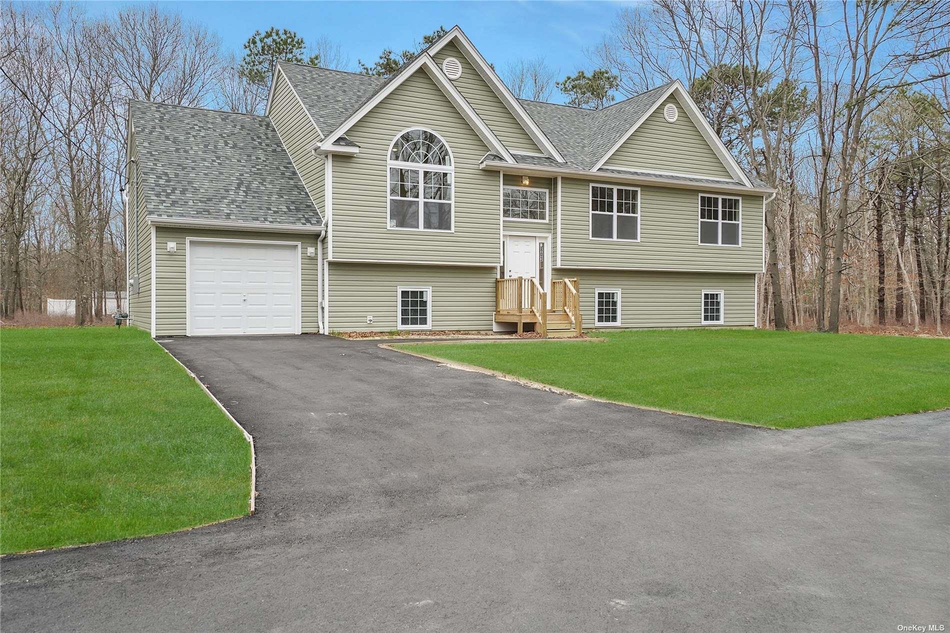 4 Bunker Ln, Middle Island, NY 11953, USA property photo