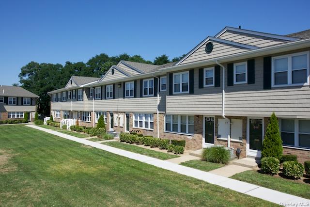 1355 Roanoke Avenue Unit 2H Riverhead, NY 11901 property photo