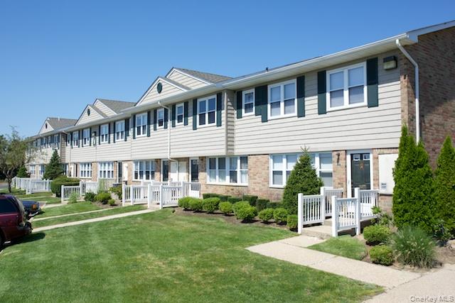 1355 Roanoke Avenue Unit 12RA Riverhead, NY 11901 property photo