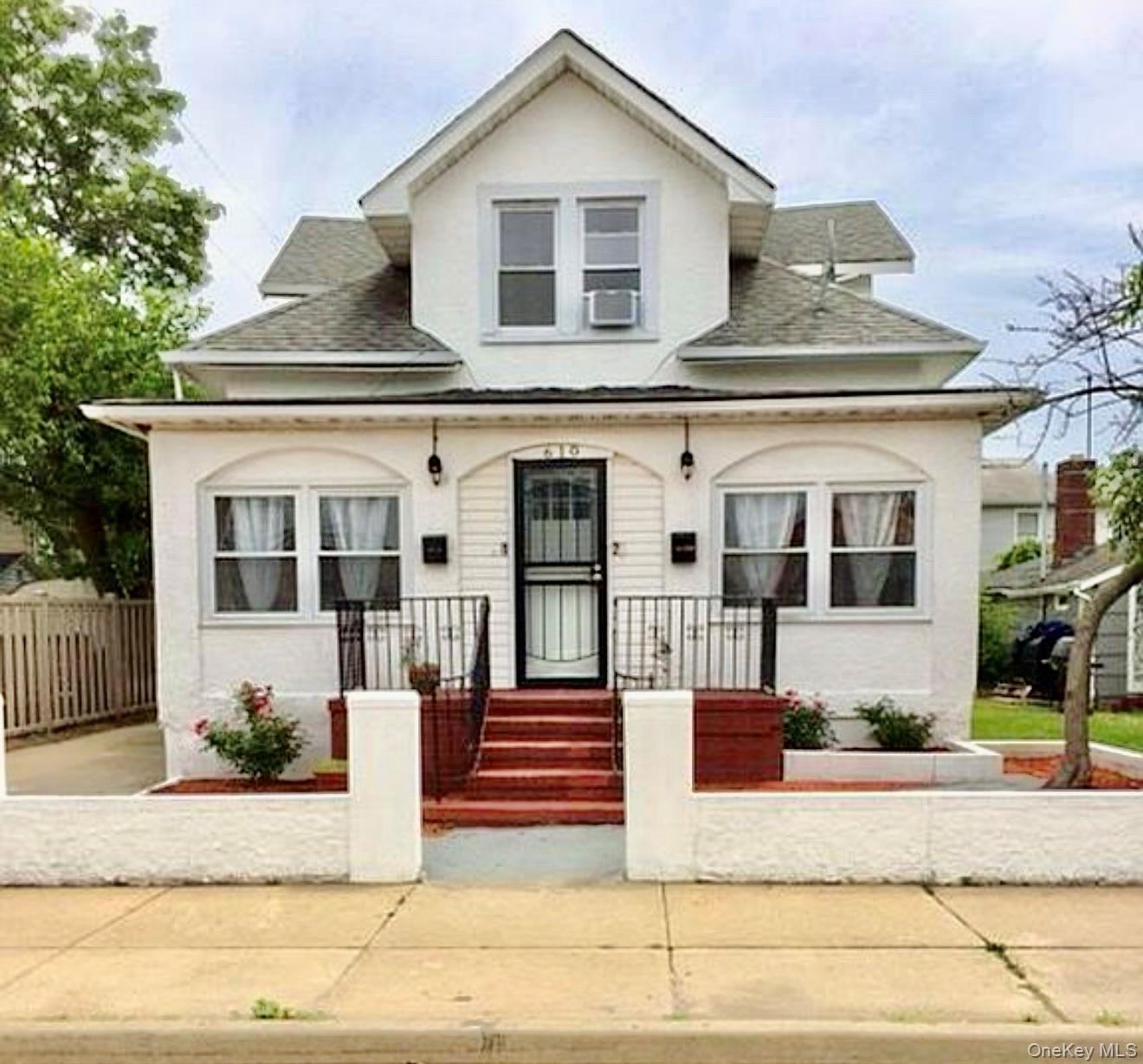 610 Laurelton Blvd, Long Beach, NY 11561, USA property photo